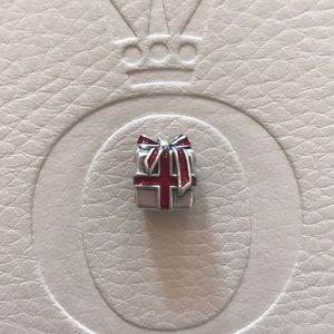 LIMITED EDITION Pandora 2012 Holiday Charm 🎁